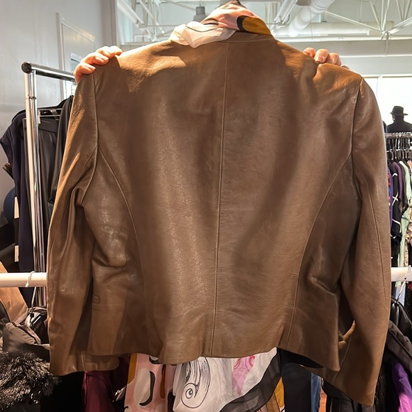Iris size 6 leather jacket made and designed in Canada, 3/4 sleeve - Picture 2 of 5